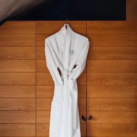 Hot伊拉尼亚酒店及水疗中心 酒店